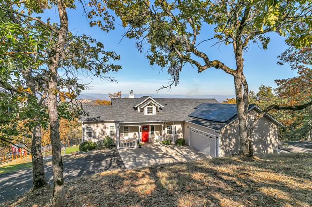 5227 Pioneer Road, Medford, OR 97501