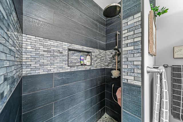 5227 Pioneer Road, Medford, OR 97501