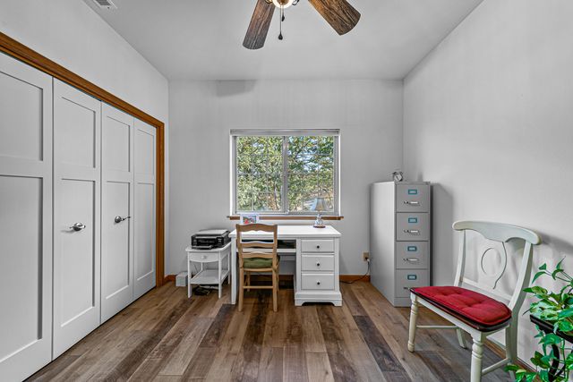 5227 Pioneer Road, Medford, OR 97501