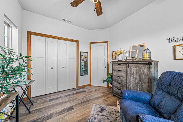 5227 Pioneer Road, Medford, OR 97501