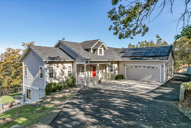 5227 Pioneer Road, Medford, OR 97501