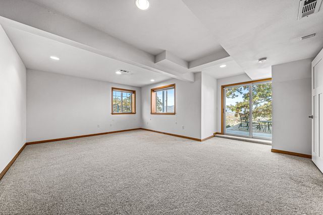 5227 Pioneer Road, Medford, OR 97501