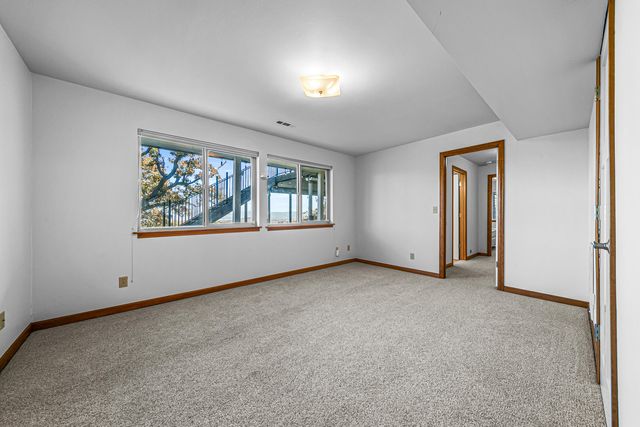 5227 Pioneer Road, Medford, OR 97501