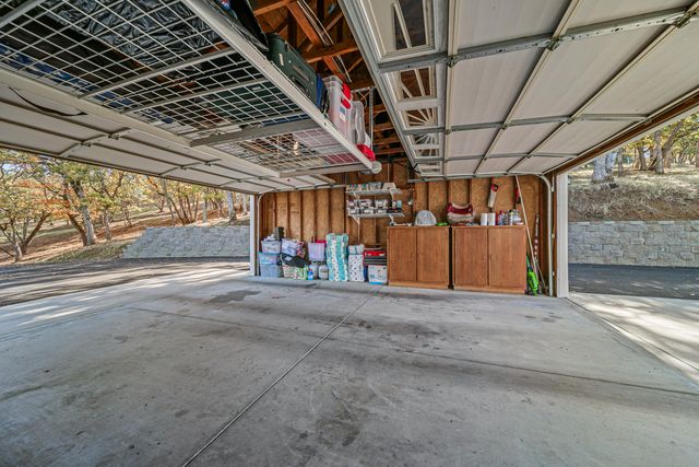 5227 Pioneer Road, Medford, OR 97501