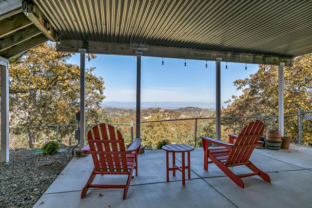 5227 Pioneer Road, Medford, OR 97501