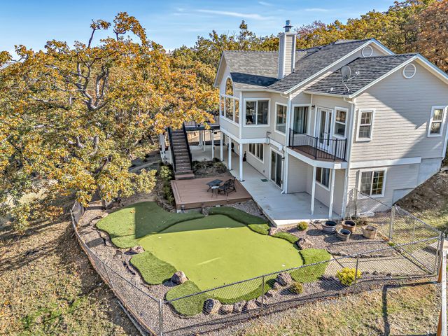 5227 Pioneer Road, Medford, OR 97501