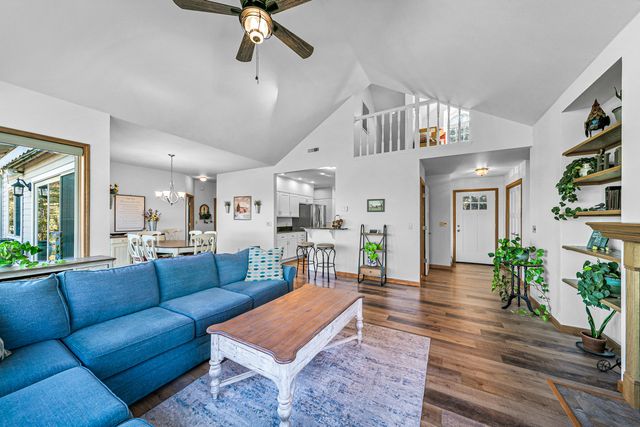 5227 Pioneer Road, Medford, OR 97501