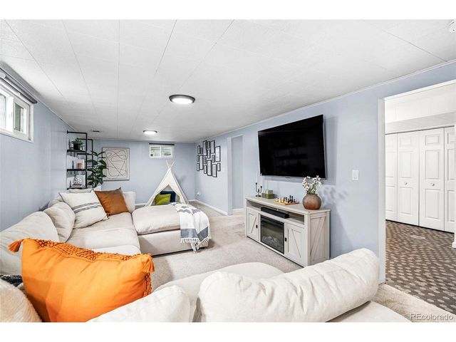6156 Hoyt Ct, Arvada, CO 80004