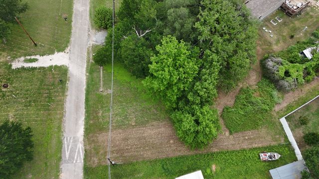 8165 Deer View Circle, Granbury, TX 76049