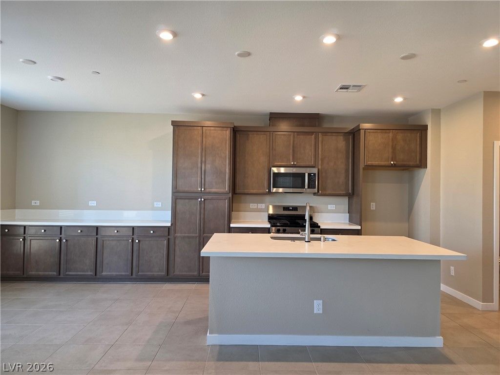 Image 6 of property listing at 4320 Tallow Falls Avenue, Las Vegas, NV 89141