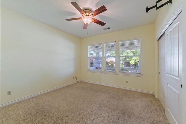 128 Oak Point Drive, Eagle Point, OR 97524
