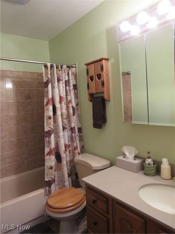 3715 Riviera Avenue NW, Massillon, OH 44646