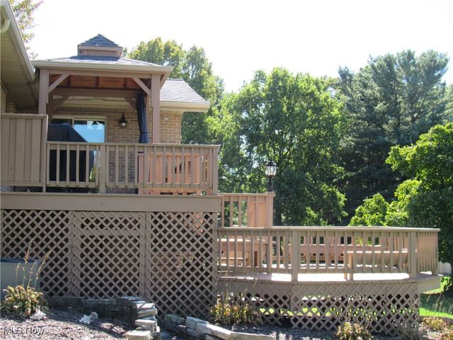 3715 Riviera Avenue NW, Massillon, OH 44646