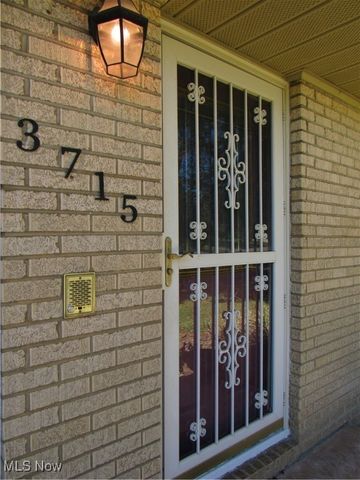 3715 Riviera Avenue NW, Massillon, OH 44646