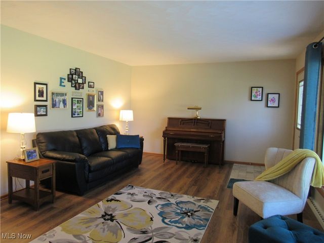 3715 Riviera Avenue NW, Massillon, OH 44646