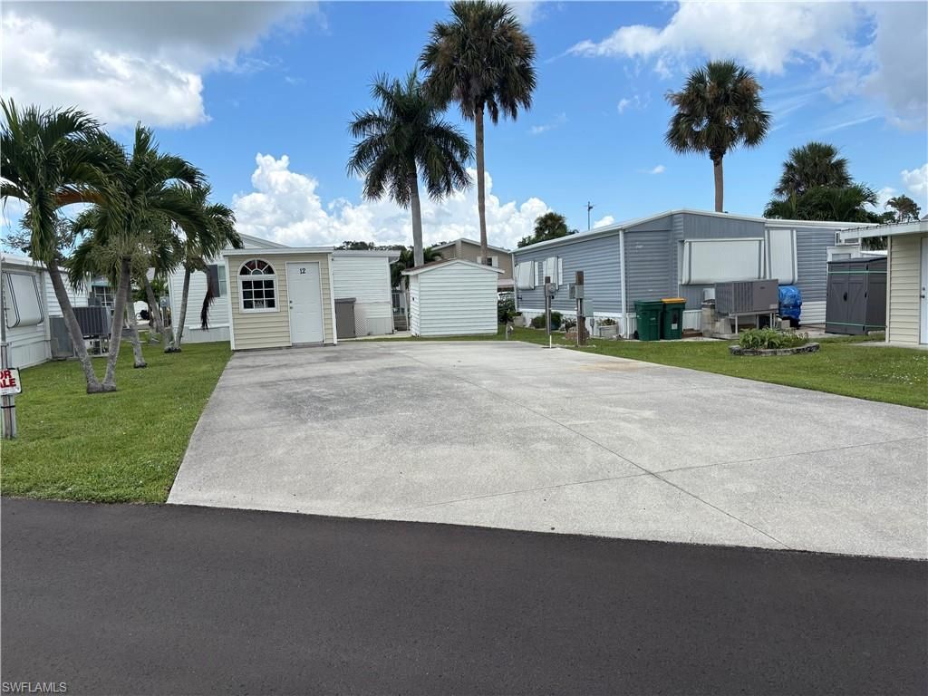 12 Pearl DR, NAPLES, FL 34114 — exterior
