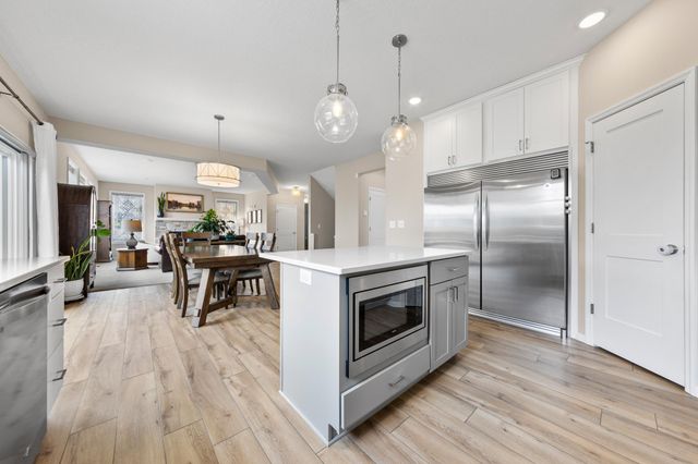 20037 Hamlet Lane, Lakeville, MN 55044