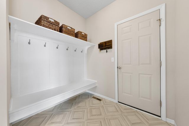 20037 Hamlet Lane, Lakeville, MN 55044