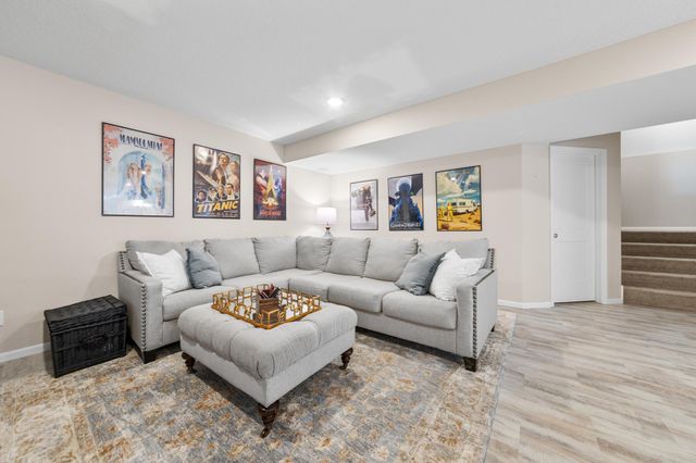 20037 Hamlet Lane, Lakeville, MN 55044