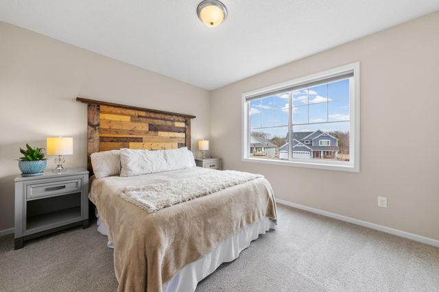 20037 Hamlet Lane, Lakeville, MN 55044