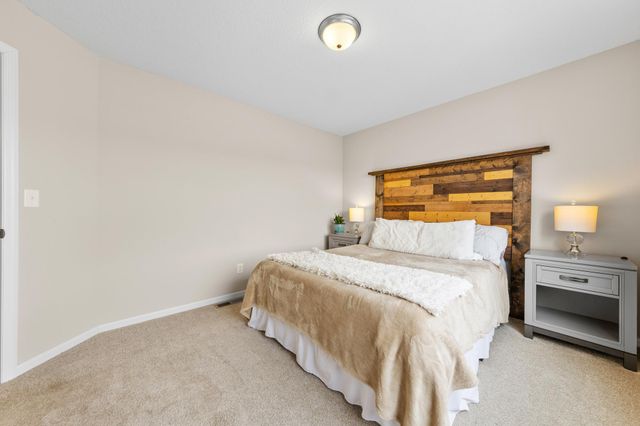 20037 Hamlet Lane, Lakeville, MN 55044