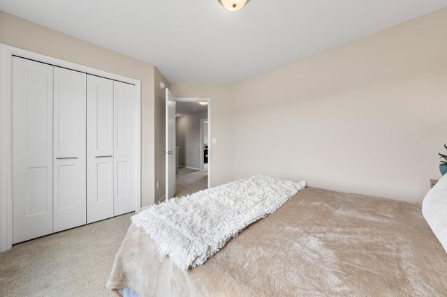 20037 Hamlet Lane, Lakeville, MN 55044