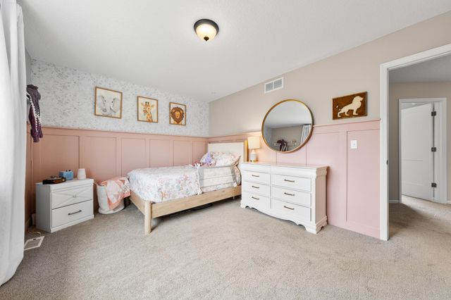 20037 Hamlet Lane, Lakeville, MN 55044