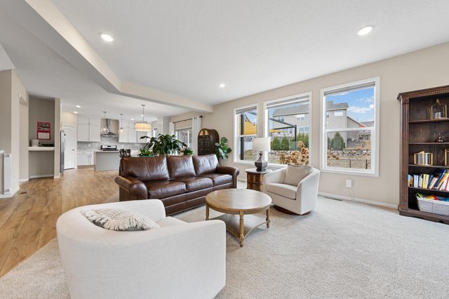 20037 Hamlet Lane, Lakeville, MN 55044