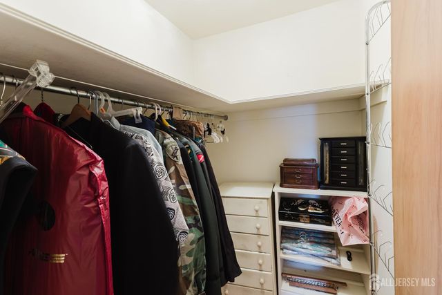 11 Edgeworth Place, New Brunswick, NJ 08901