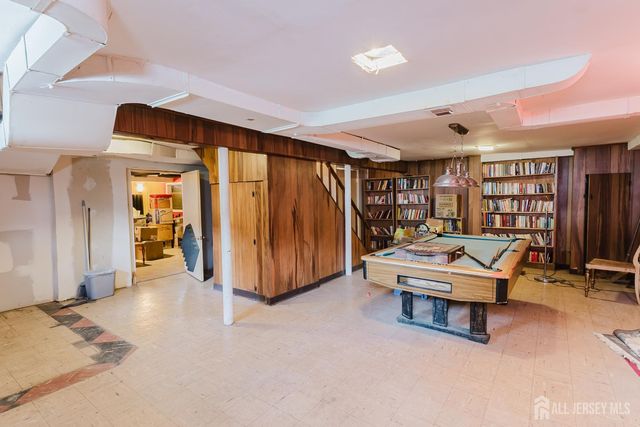 11 Edgeworth Place, New Brunswick, NJ 08901