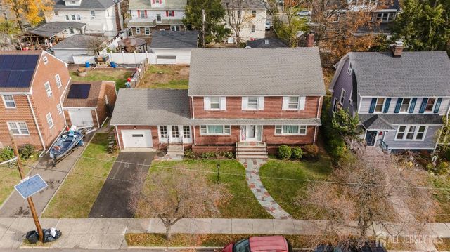 11 Edgeworth Place, New Brunswick, NJ 08901