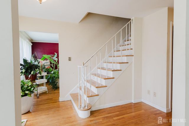 11 Edgeworth Place, New Brunswick, NJ 08901