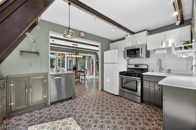 420 Phillips Rd, Vernon Twp., NJ 07422