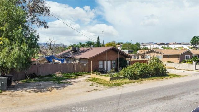 4834 Hedrick Avenue, Riverside, CA 92505