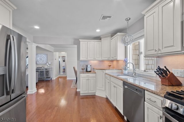 95 Edison St, Wyckoff Twp., NJ 07481