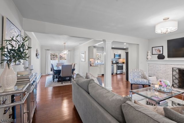 95 Edison St, Wyckoff Twp., NJ 07481