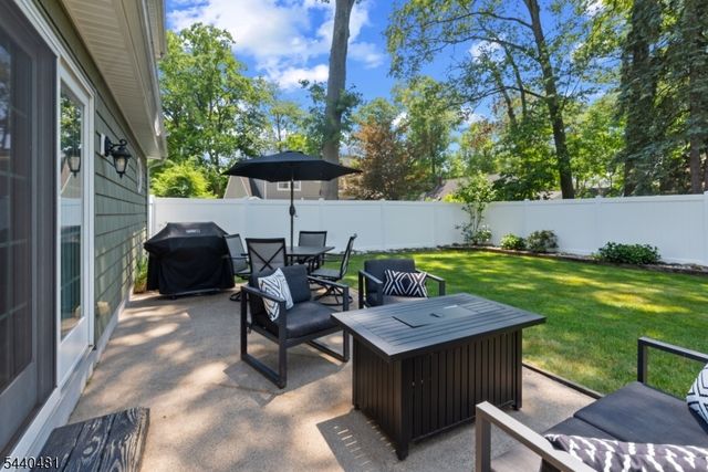 95 Edison St, Wyckoff Twp., NJ 07481