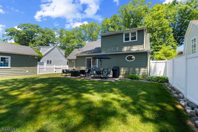 95 Edison St, Wyckoff Twp., NJ 07481