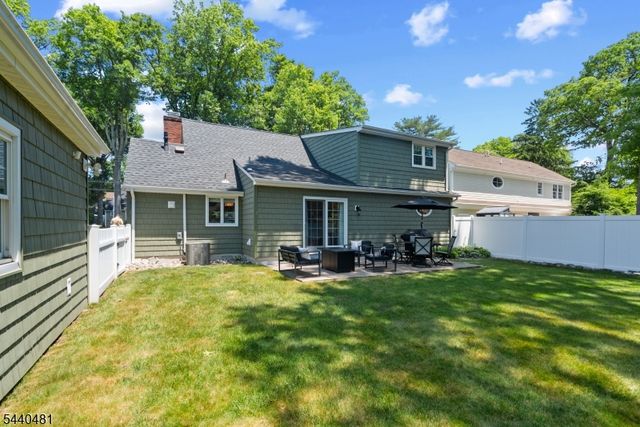 95 Edison St, Wyckoff Twp., NJ 07481