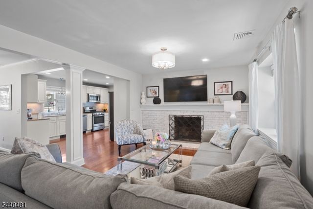 95 Edison St, Wyckoff Twp., NJ 07481