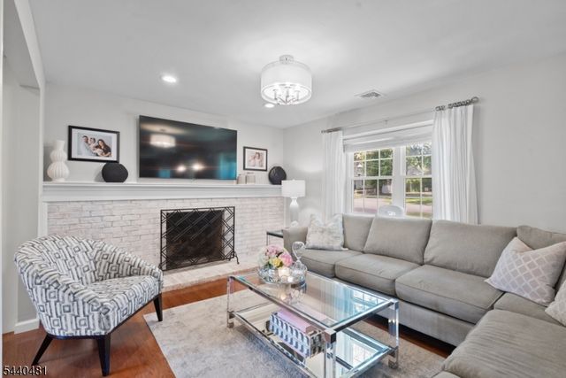 95 Edison St, Wyckoff Twp., NJ 07481