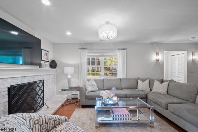 95 Edison St, Wyckoff Twp., NJ 07481