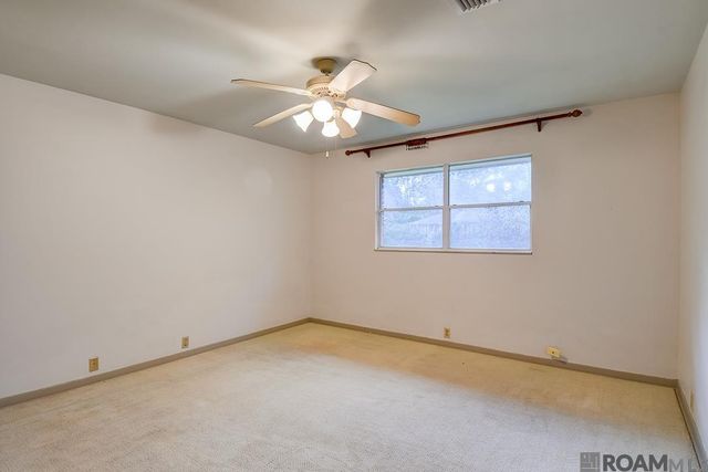 647 College Hill Dr, Baton Rouge, LA 70808