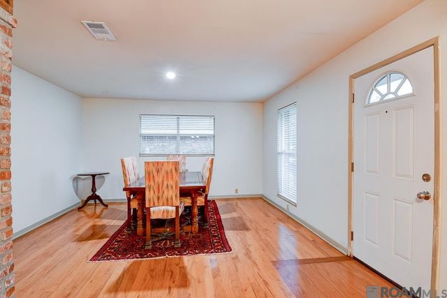 647 College Hill Dr, Baton Rouge, LA 70808