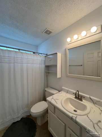 174 Wildflower Ln, Pensacola, FL 32514