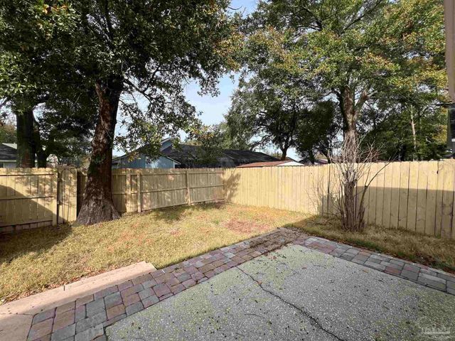 174 Wildflower Ln, Pensacola, FL 32514