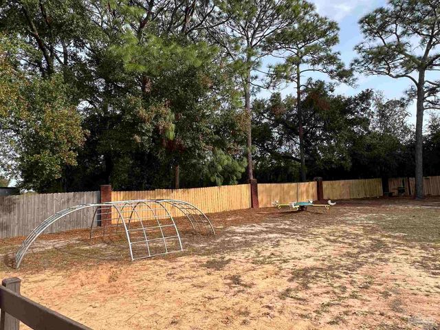 174 Wildflower Ln, Pensacola, FL 32514