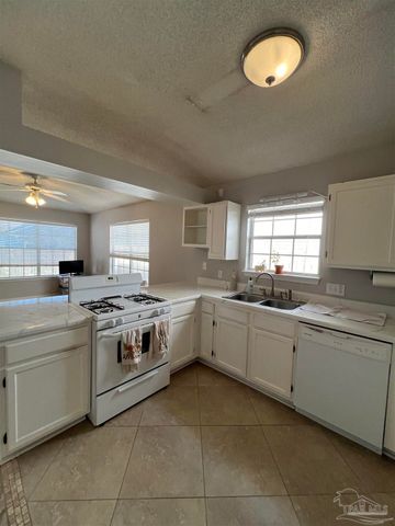 174 Wildflower Ln, Pensacola, FL 32514