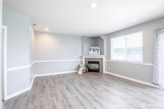 10012 Cascadian Avenue SE, Yelm, WA 98597