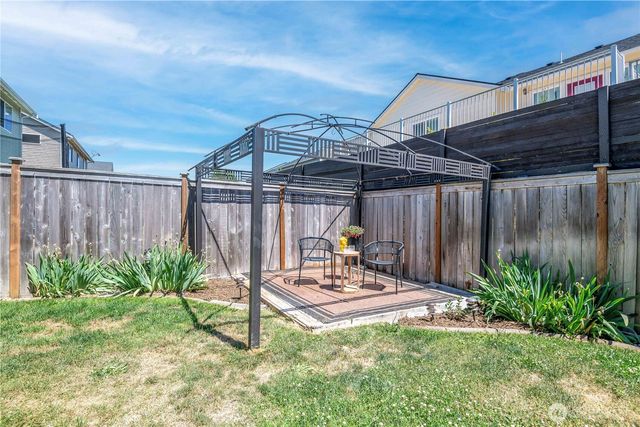 10012 Cascadian Avenue SE, Yelm, WA 98597
